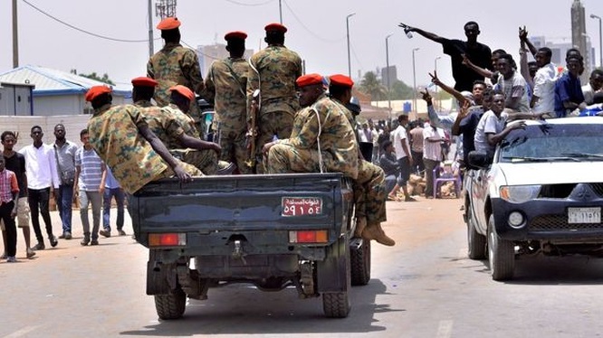 Đảo chính quân sự ở Sudan: Tổng thống Omar al-Bashir bị phế truất và bắt giữ