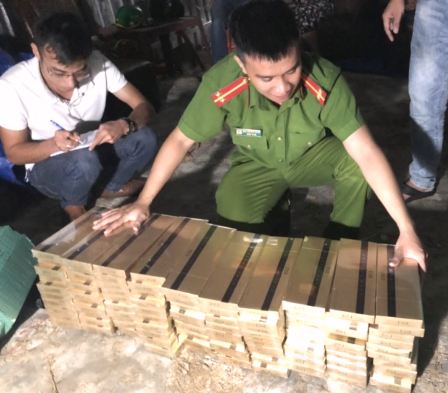 Đà Nẵng: Phát hiện kho chứa số lượng lớn thuốc lá nhập lậu