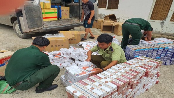 An Giang: Tạm giữ 3.000 bao thuốc lá điếu ngoại, 728 bộ kem trị nám nhập lậu