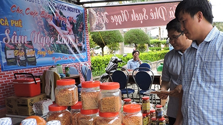 Phiên chợ hàng Việt về vùng núi Ngọc Hồi