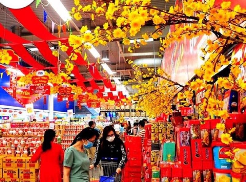 Giá hàng hóa tương đối ổn định ngày mùng 2 Tết
